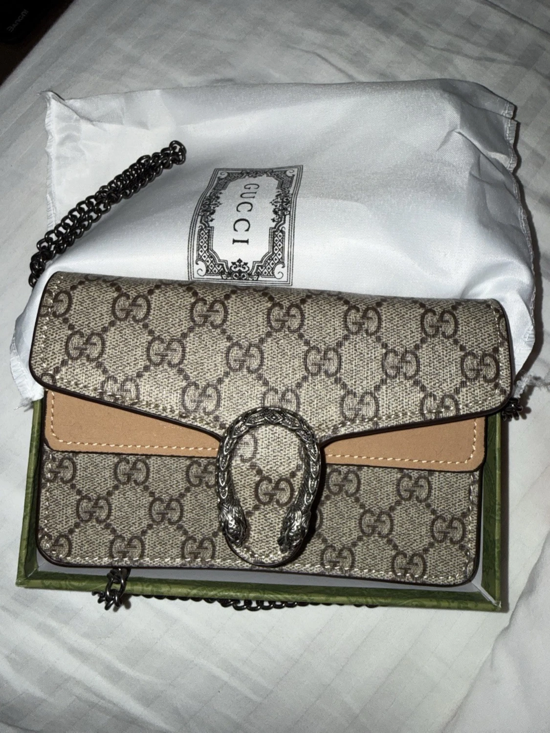 Gucci beige monogram axelväska - 1