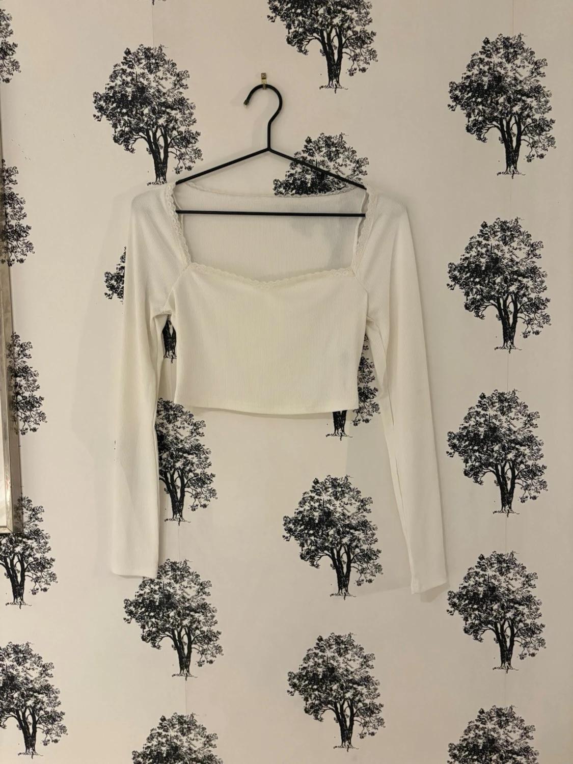 Vit croppad långärmad topp