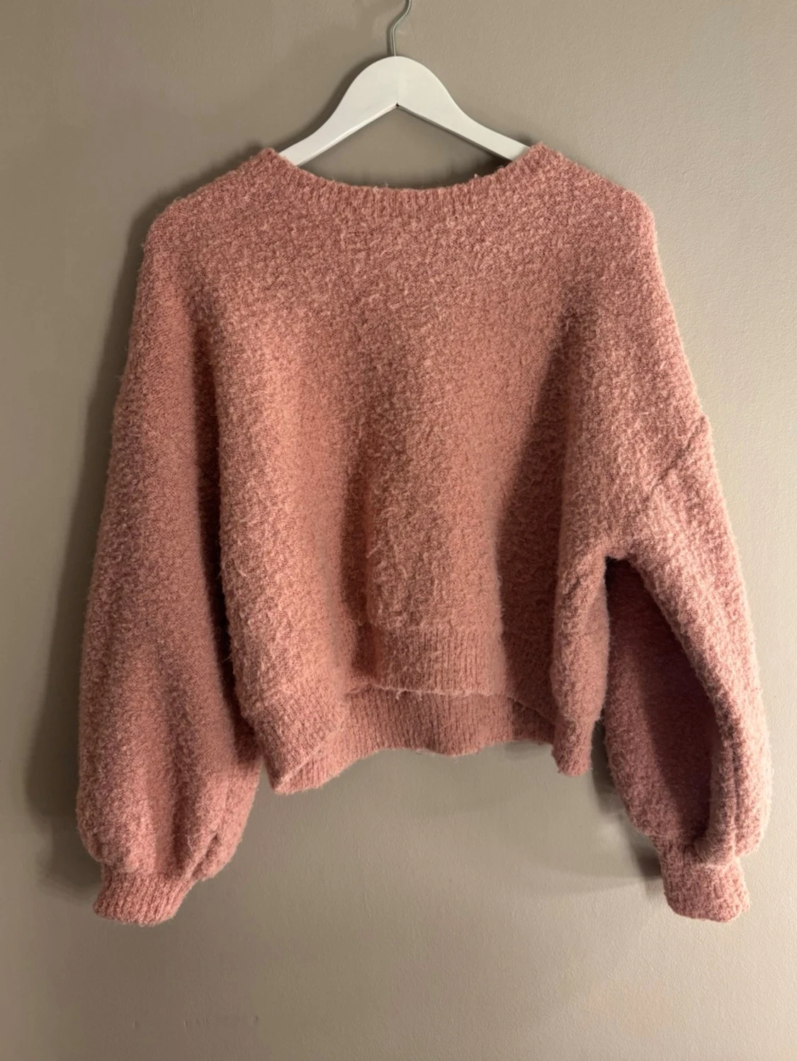 Rosa fluffig stickad tröja Jolio&Co