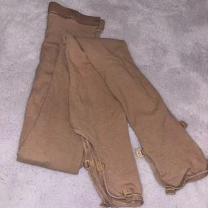 Konståknings tights  - Konståknings tights i storlek M, har ej användes utan bara provats 1 gång. (Tights över känga). Köpta för 399kr