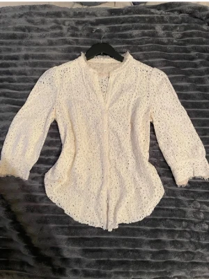 Zadig & Voltaire ❤️ - Superfin blus från Zadig & Voltaire❤️ Inga defekter alls. Passar xs/s. Använd gärna köp nu