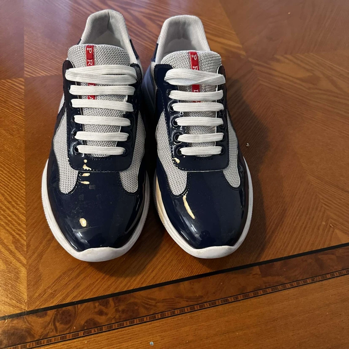 Prada sneakers i blått och vitt - 4