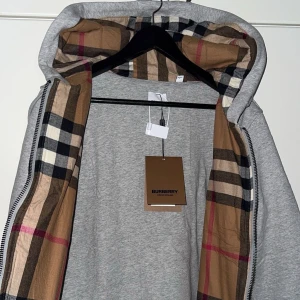 Burberry hoodie - Helt ny! Lätt att gå ner i pris☺️