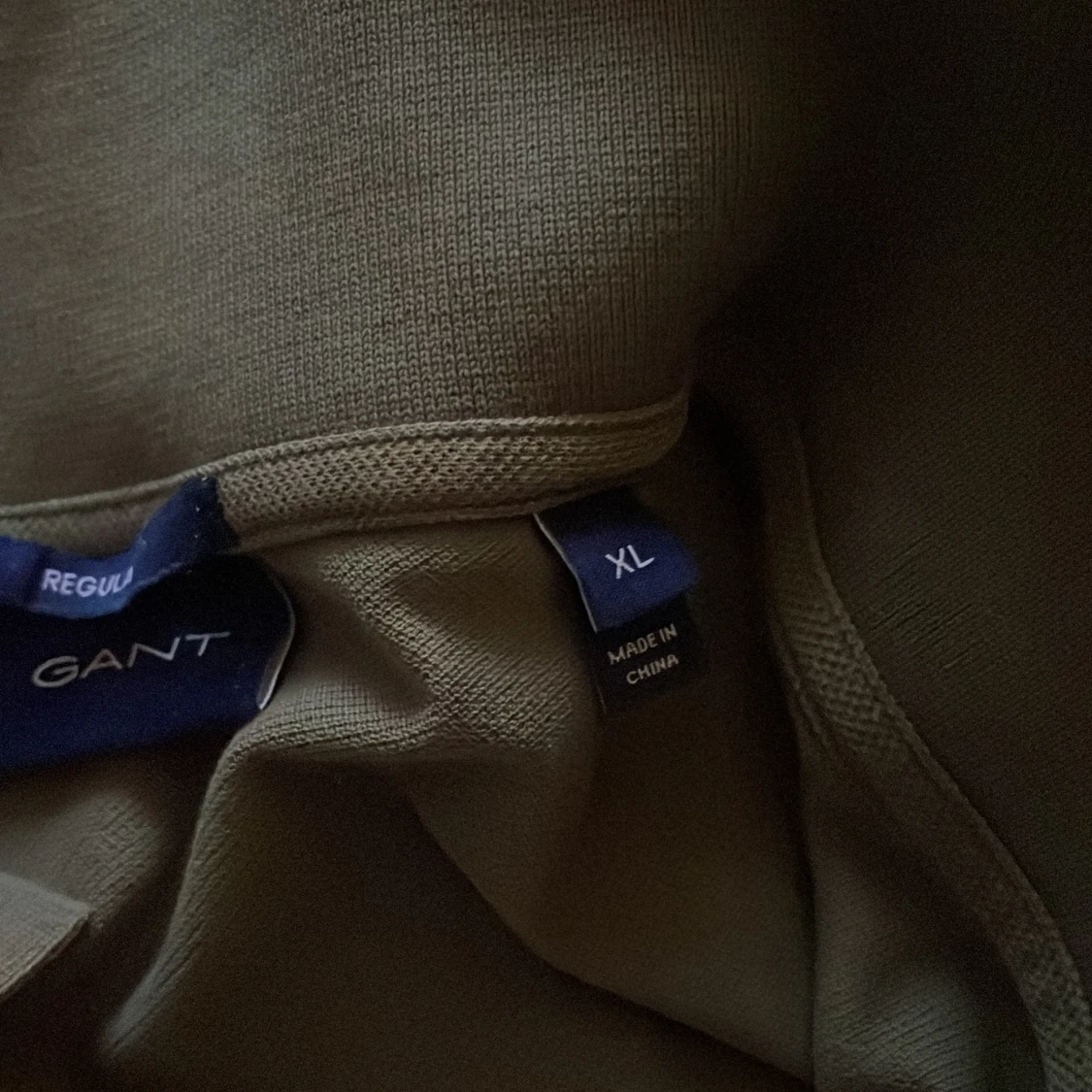 Olivgrön pikétröja från Gant XL - 1