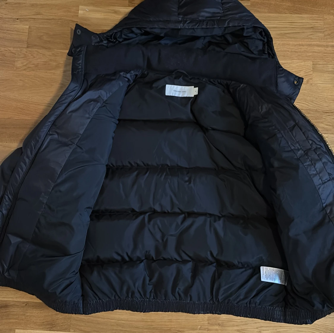 Svart pufferjacka från Calvin Klein Jeans, Storlek S - 2