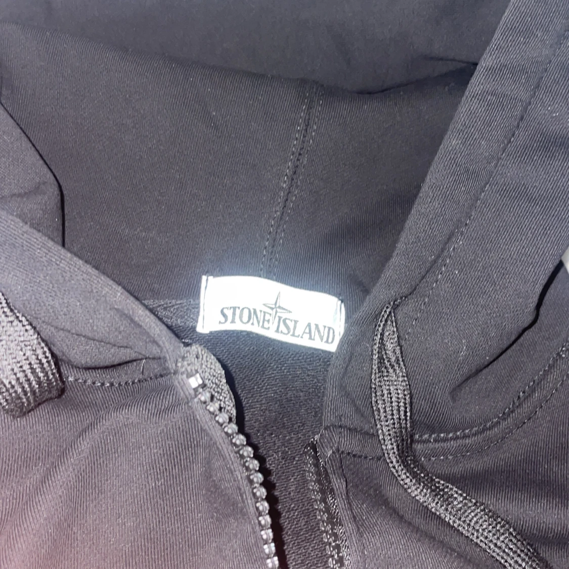 Svart hoodie från Stone Island - 2