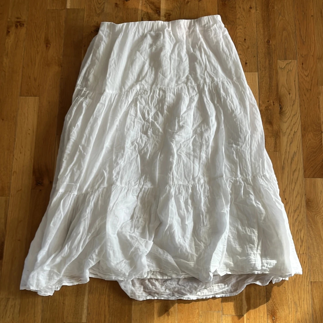 Vit långkjol från Gina Tricot