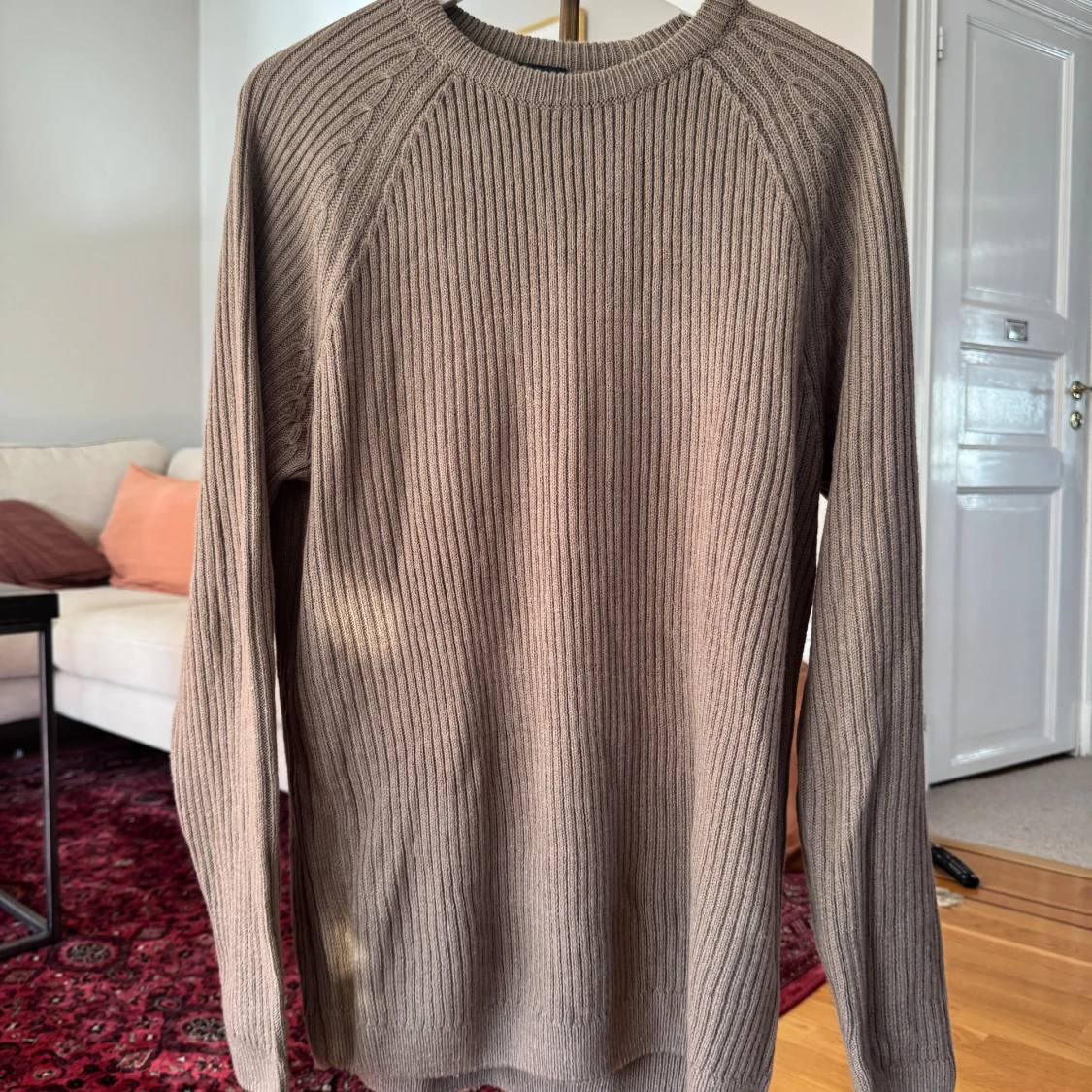 Brun ribbstickad tröja Urban Classics