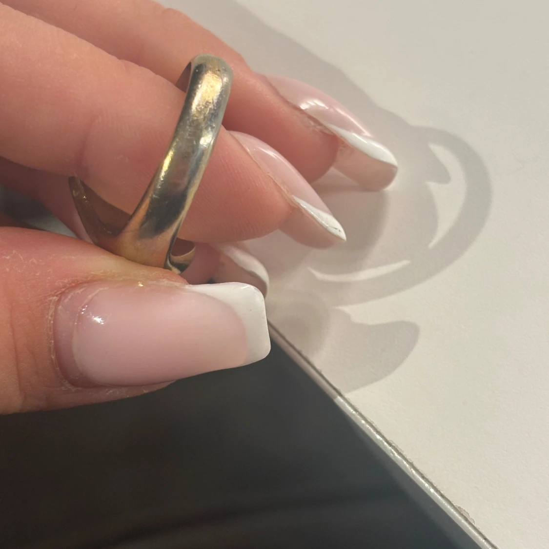 Guldfärgad ring med hjärtdesign - 2