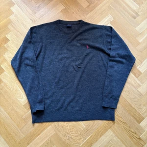 Svart tröja från Polo Ralph Lauren - En skitsnygg Tröja från Polo Ralph Lauren. Tröjan är i toppskick! Skriv om du har frågor eller funderingar! •Fraktar inom 24h!📦