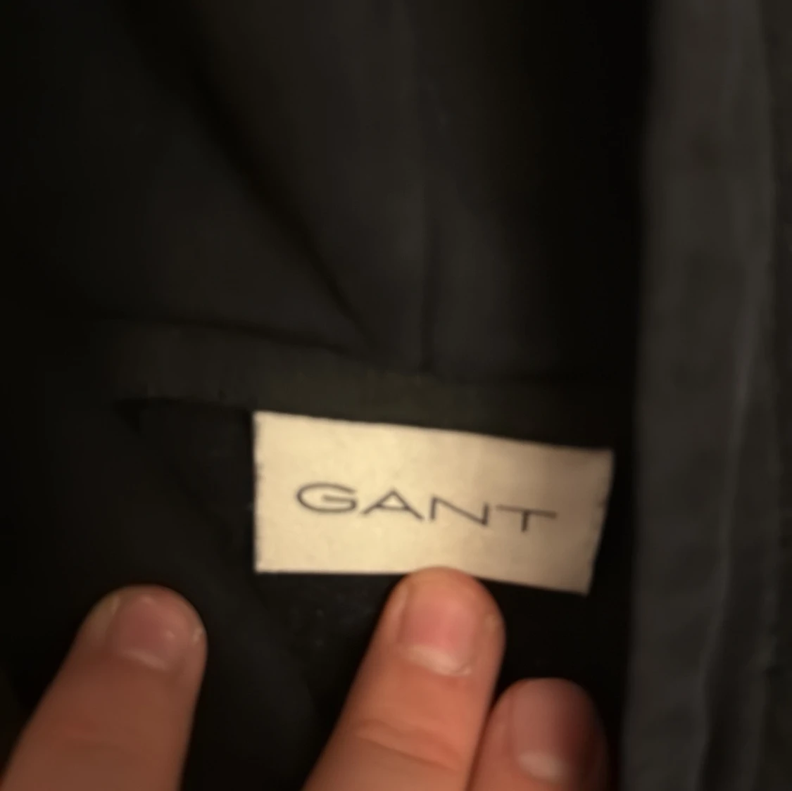 Svart hoodie från GANT med tryck - 1