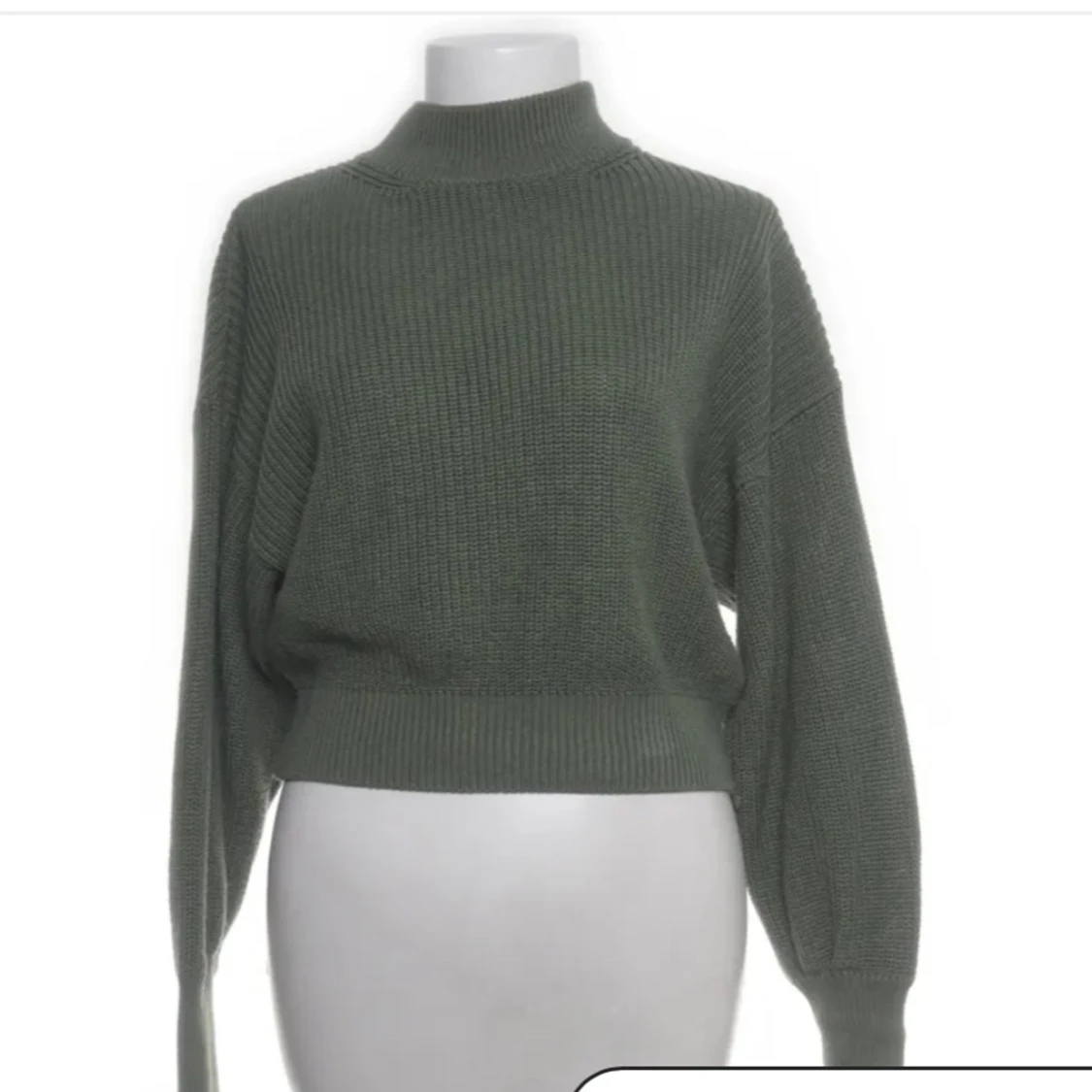 Grön stickad polotröja från NA-KD - 1