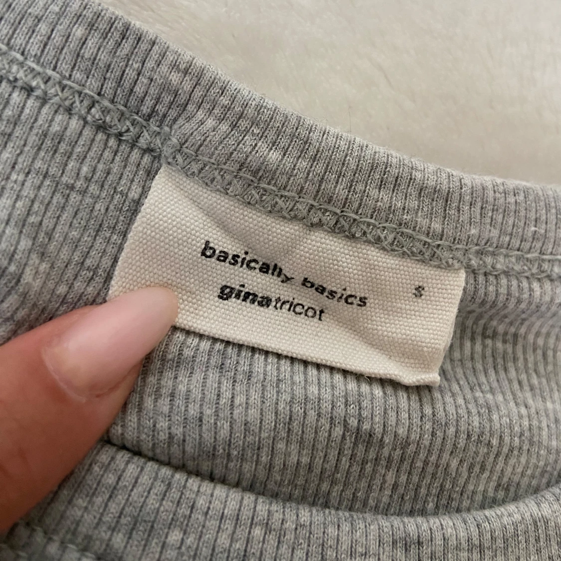 Grå ribbad tröja  - 3