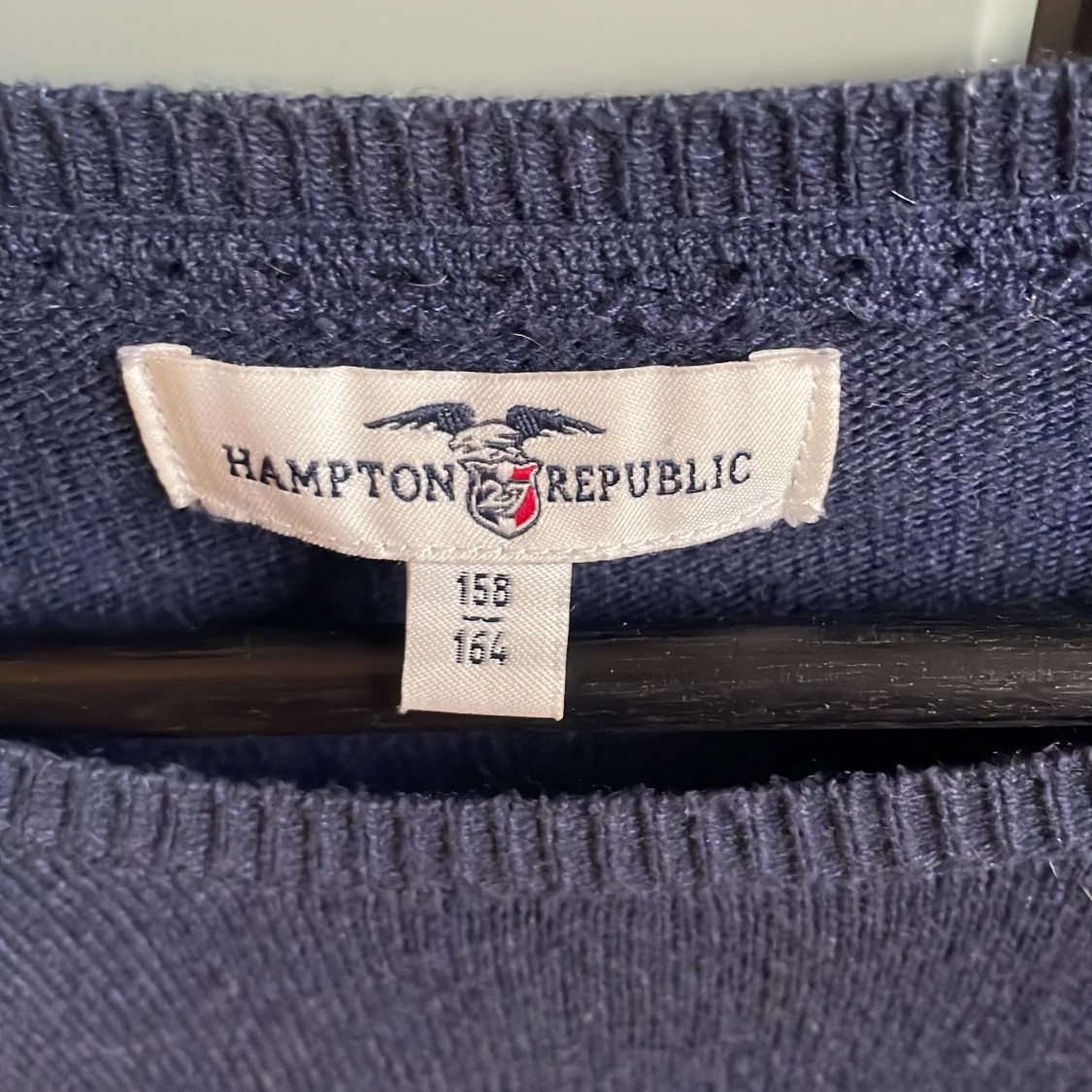 Stickad tröja med volanger - 2