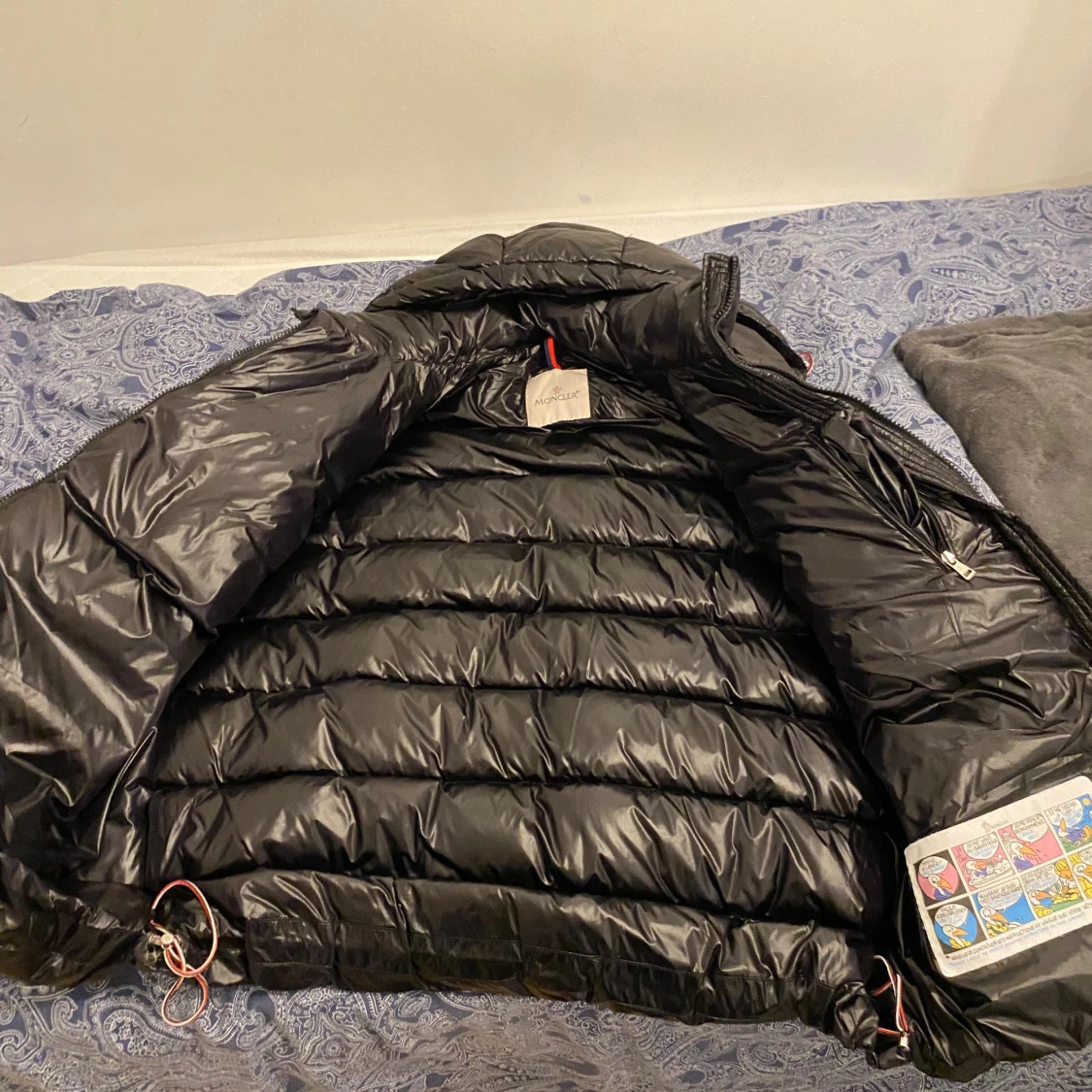 Svart Moncler pufferjacka med huva - 2