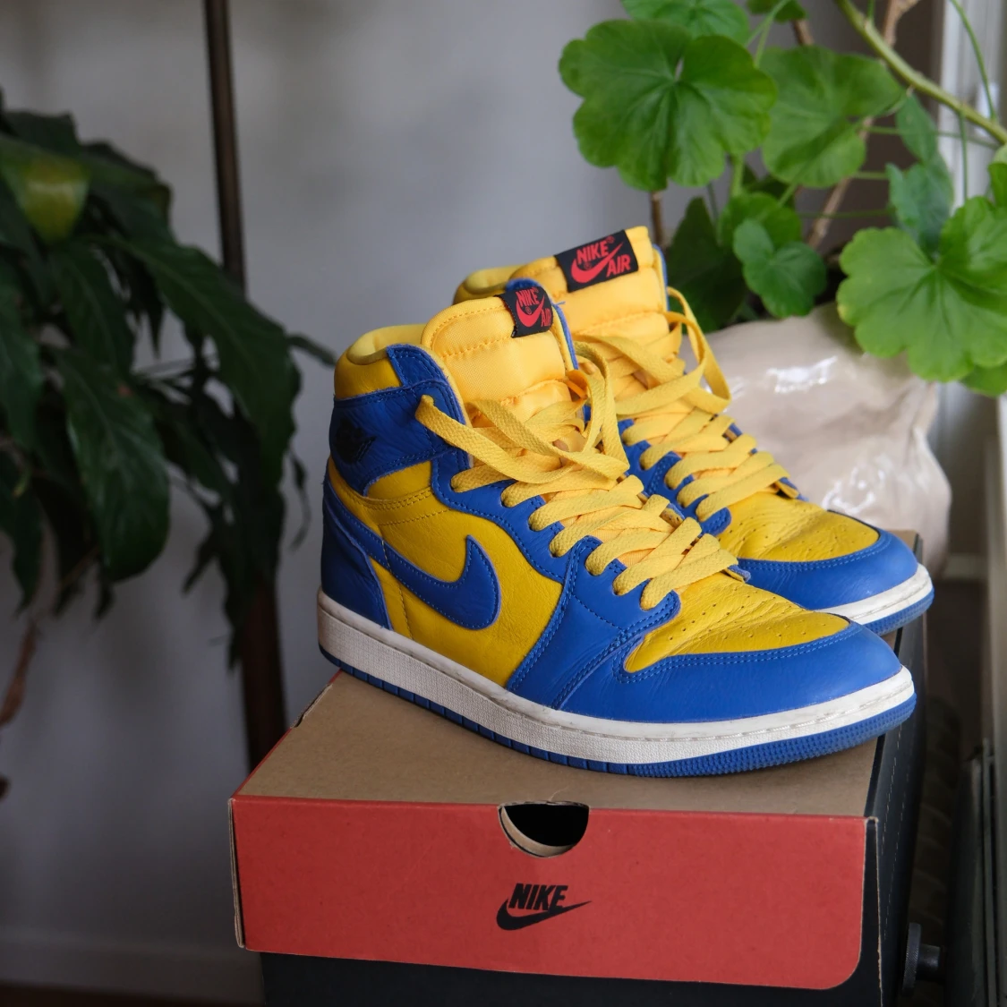 JORDAN 1 RETRO HIGH OG REVERSE LANEY