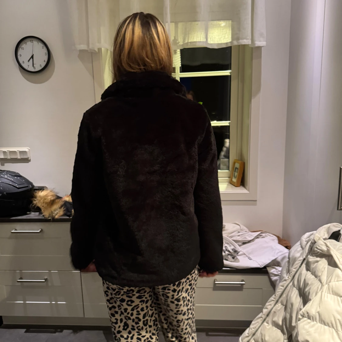 Svart teddyjacka med dragkedja - 2