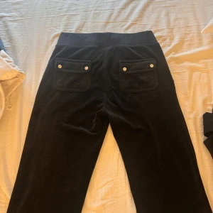 Juicy tracksuit  - Ett juicy sett, är som nytt, använt den kanske 5 gånger 