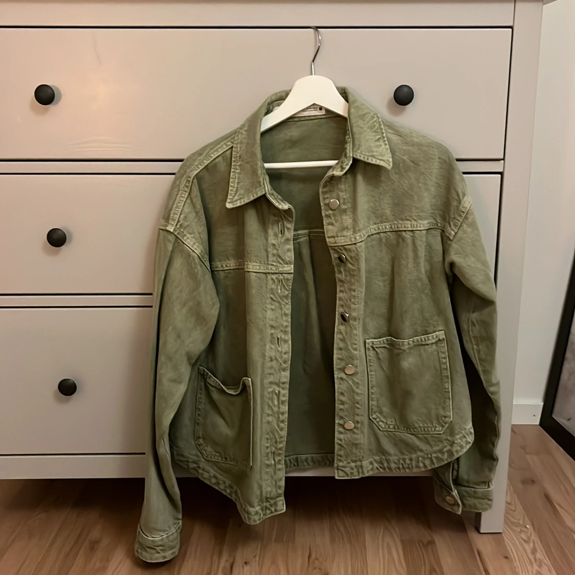 Grön overshirt från Zara i bomull