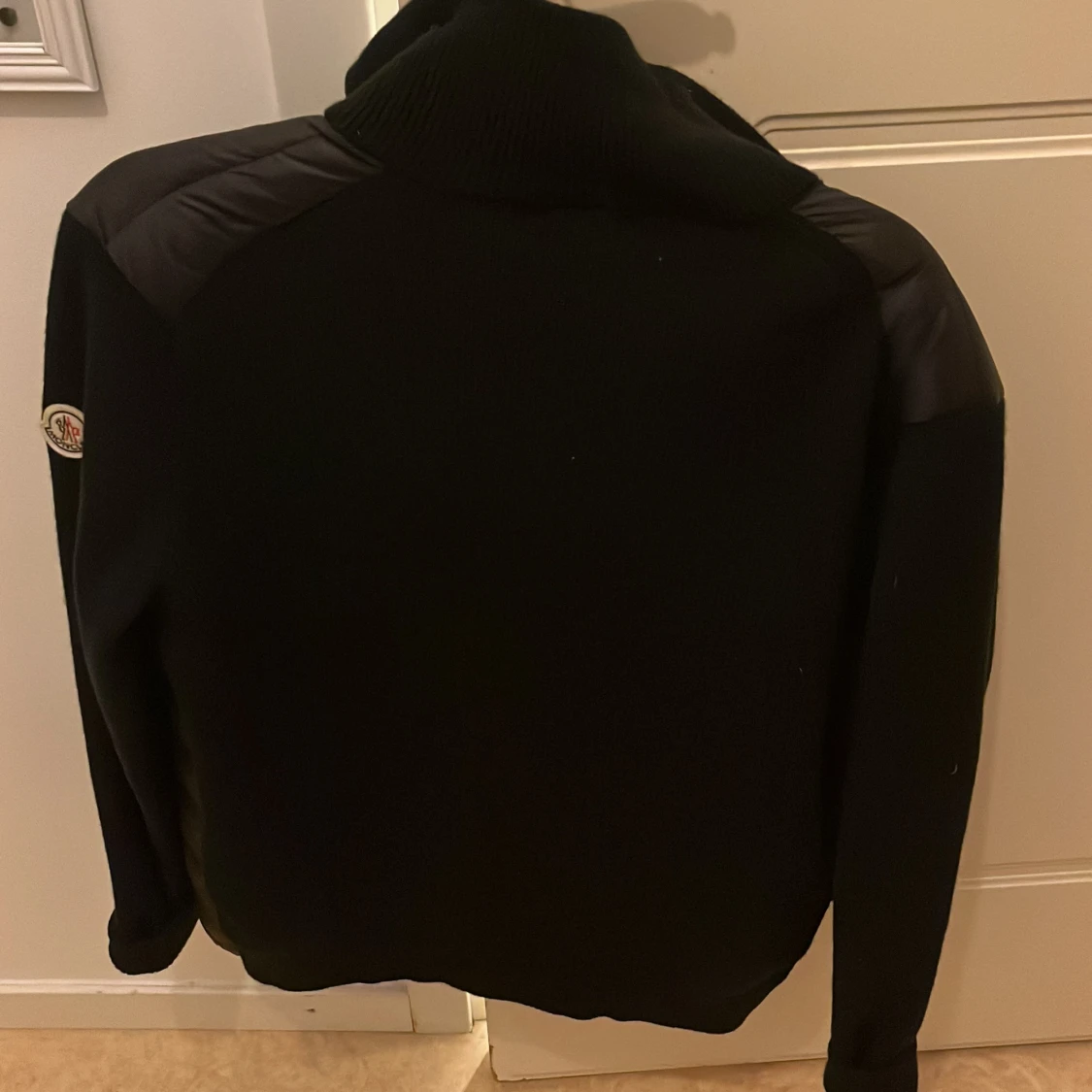 Svart quiltad jacka från Moncler - 2