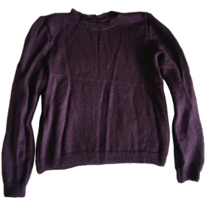 Mörklila stickad tröja/ kofta - Mörklila finstickad långärmad tröja 