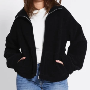 Lager157 svart Teddy jacka - Säljer en supermysig jacka från Lager i modellen ”Sally”. Storlek XS