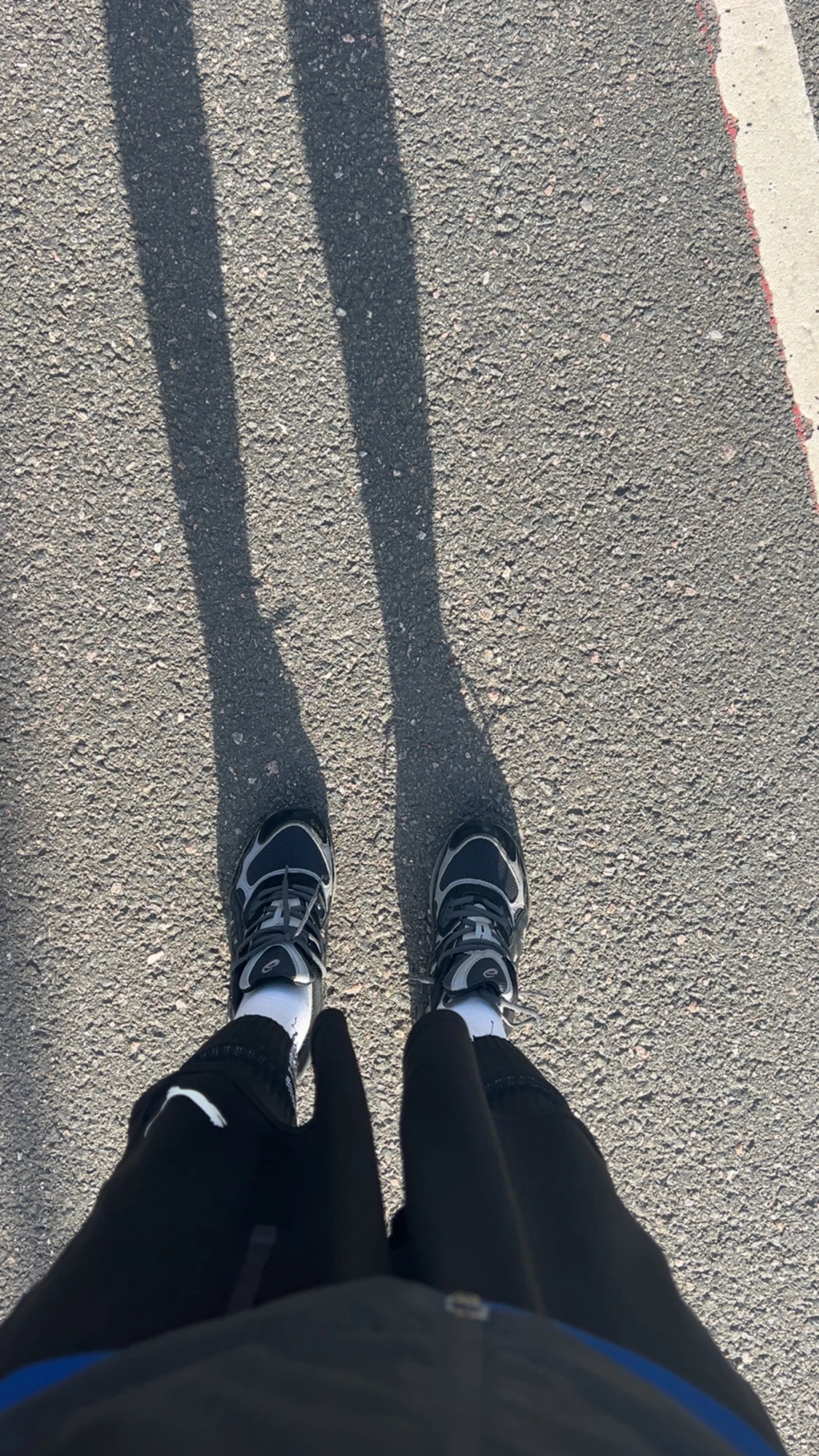 Svarta Asics sneakers strl 40.5 - 4