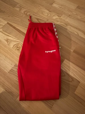 Träningsbyxor Tyngre  - Endast provade. I WCT material. 