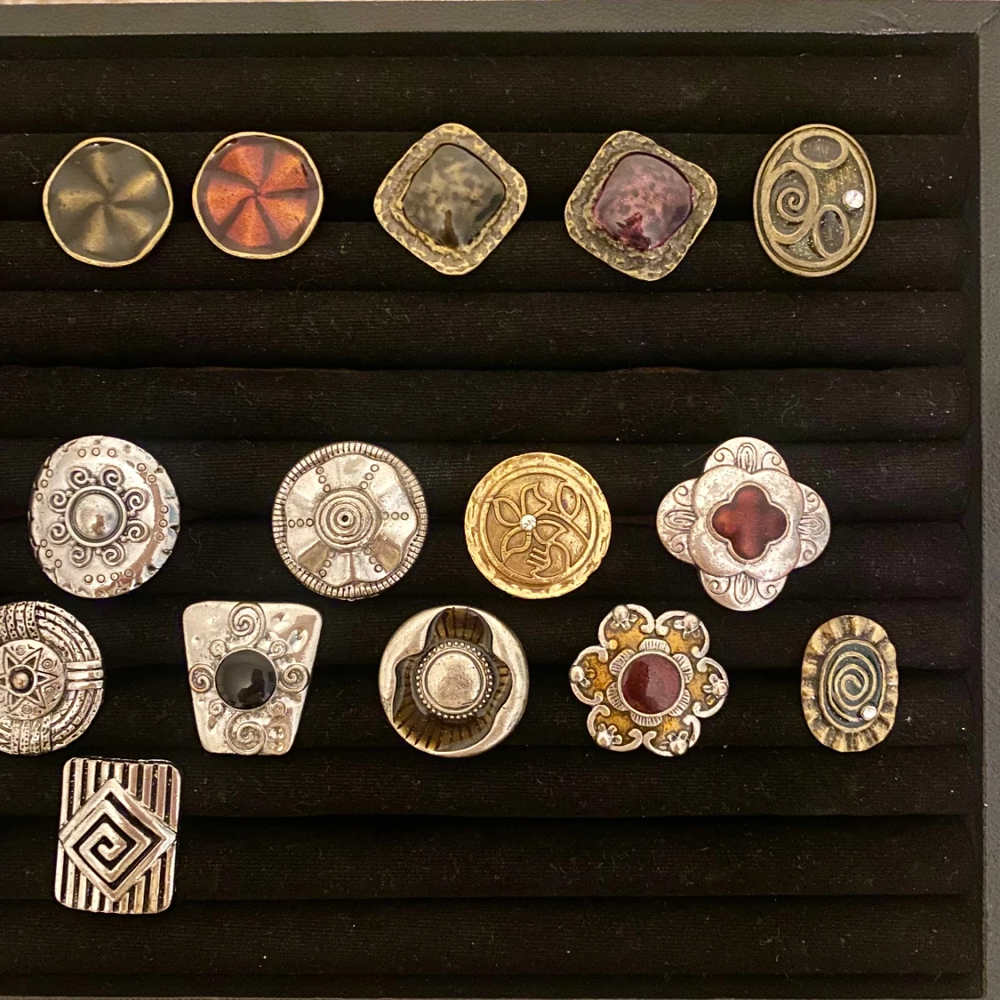 Stort set med retro statementringar - 1