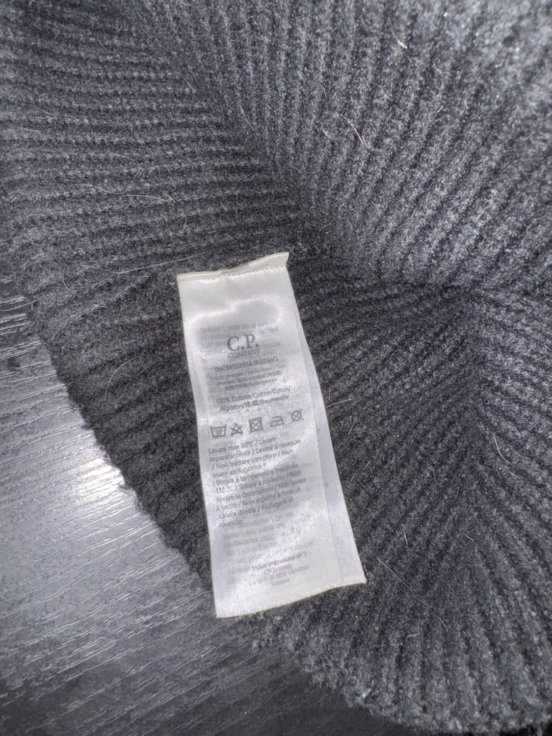 Svart C.P. Company Goggle Beanie - 1