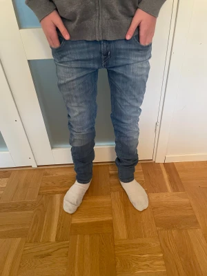 Jacob Cohën Jeans - Ett par stilrena Jacob cohën jeans med många exklusiva detaljer. Jag säljer på grund av att de inte passar mig längre men hade annars behållit dem. Pris kan diskuteras.