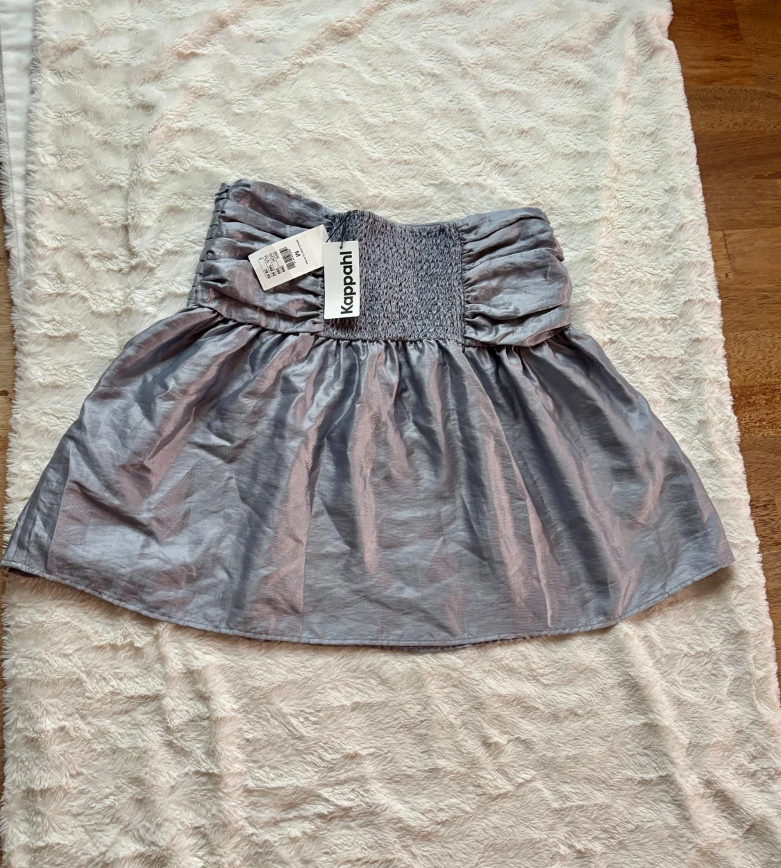 Silverfärgad kortkjol från Kappahl - 2