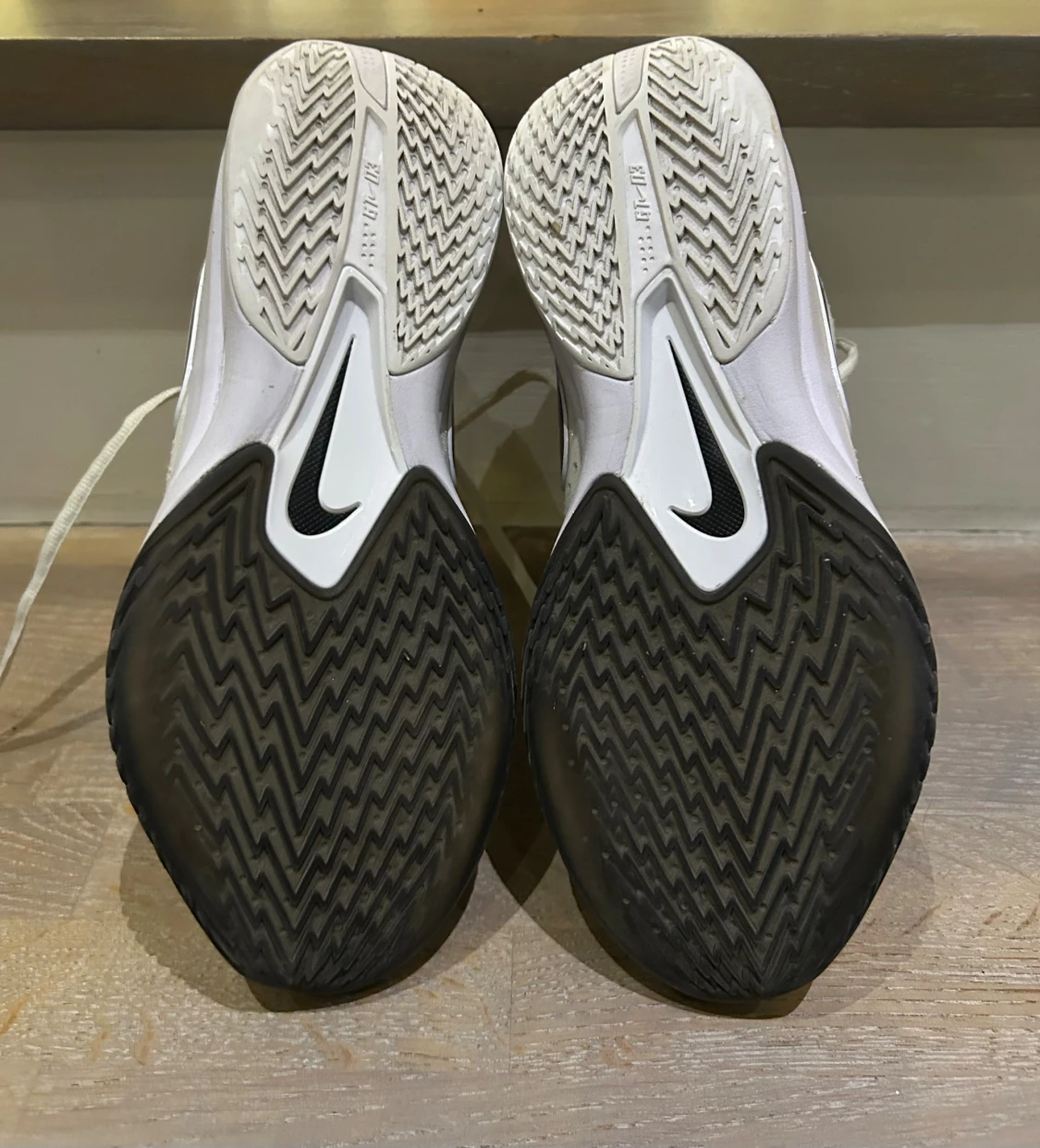 Nike Gt Cut 3 Panda basketskor - 4