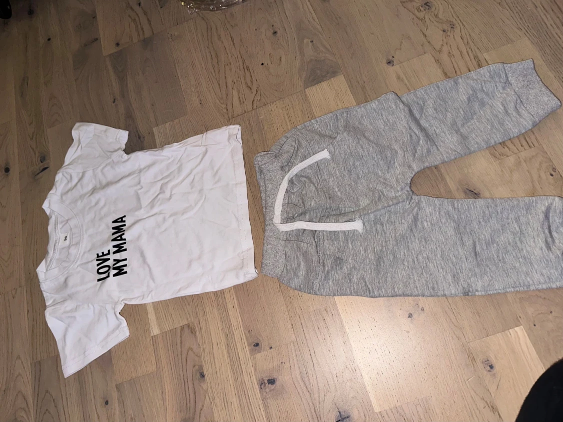 Grå mjukisbyxor med snörning barn Set med T-shirt och Byxor - 1