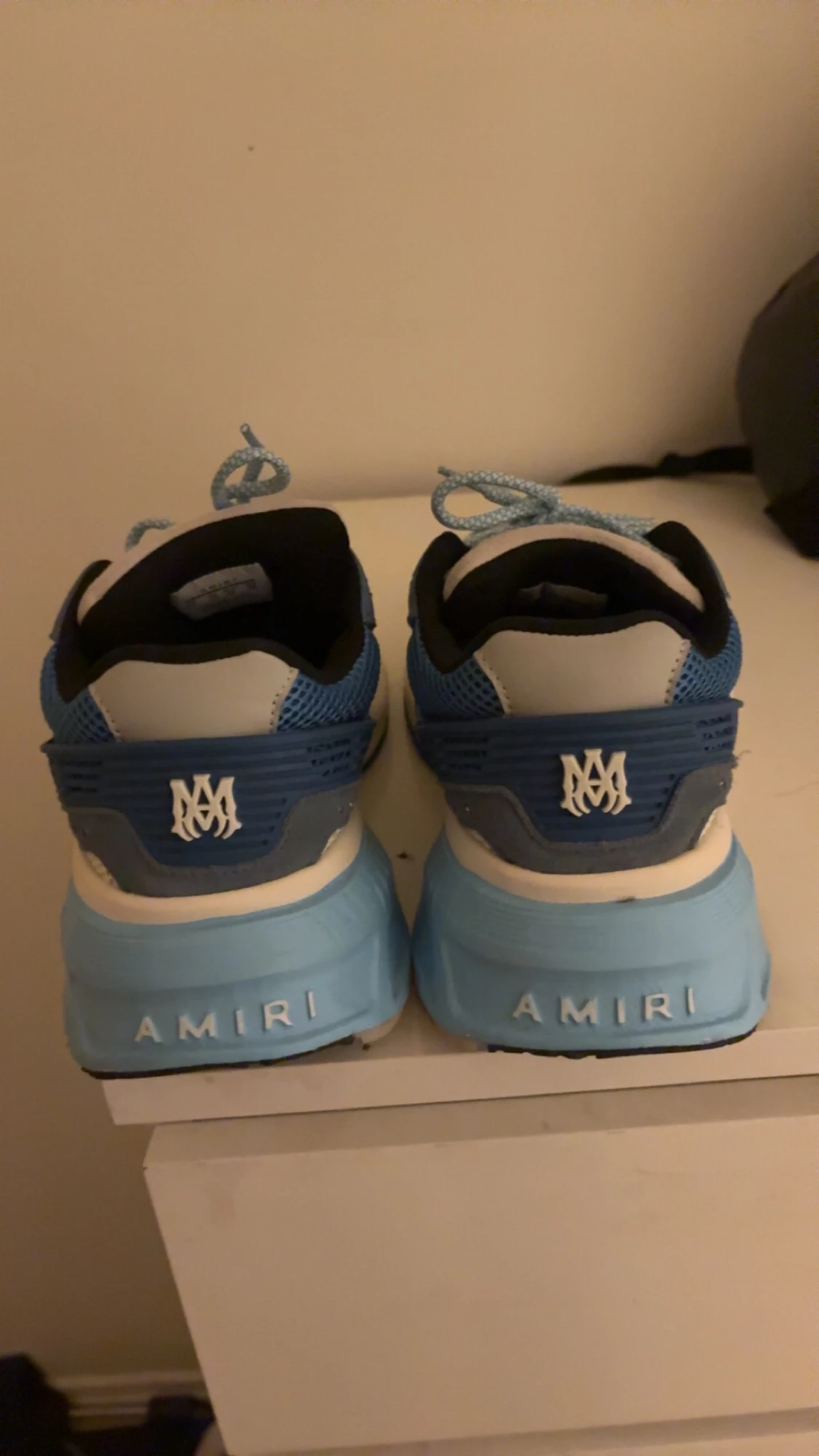AMIRI blå och vita sneakers strl 44 - 2