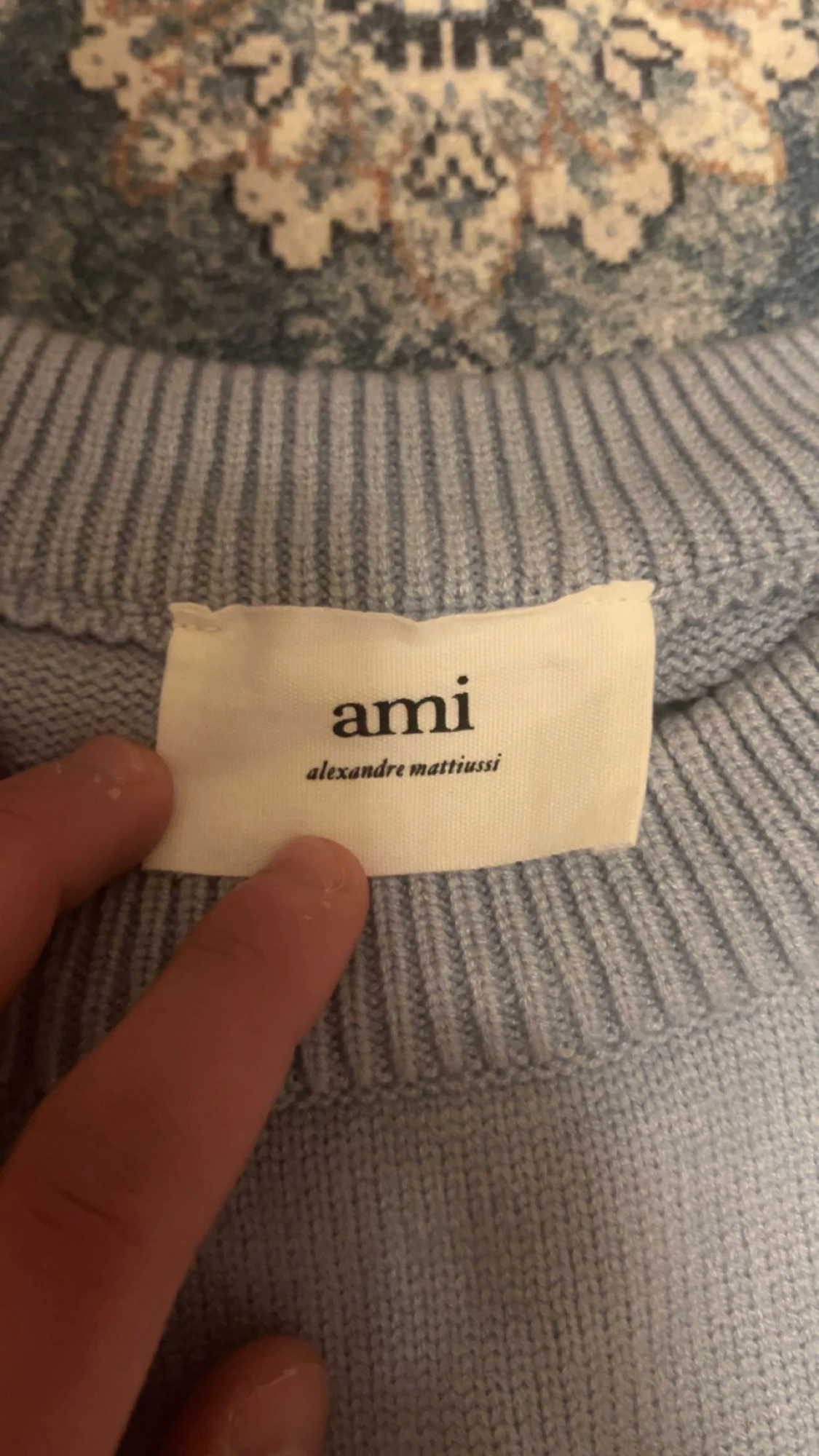 Ljusblå stickad tröja från Ami Paris  - 2