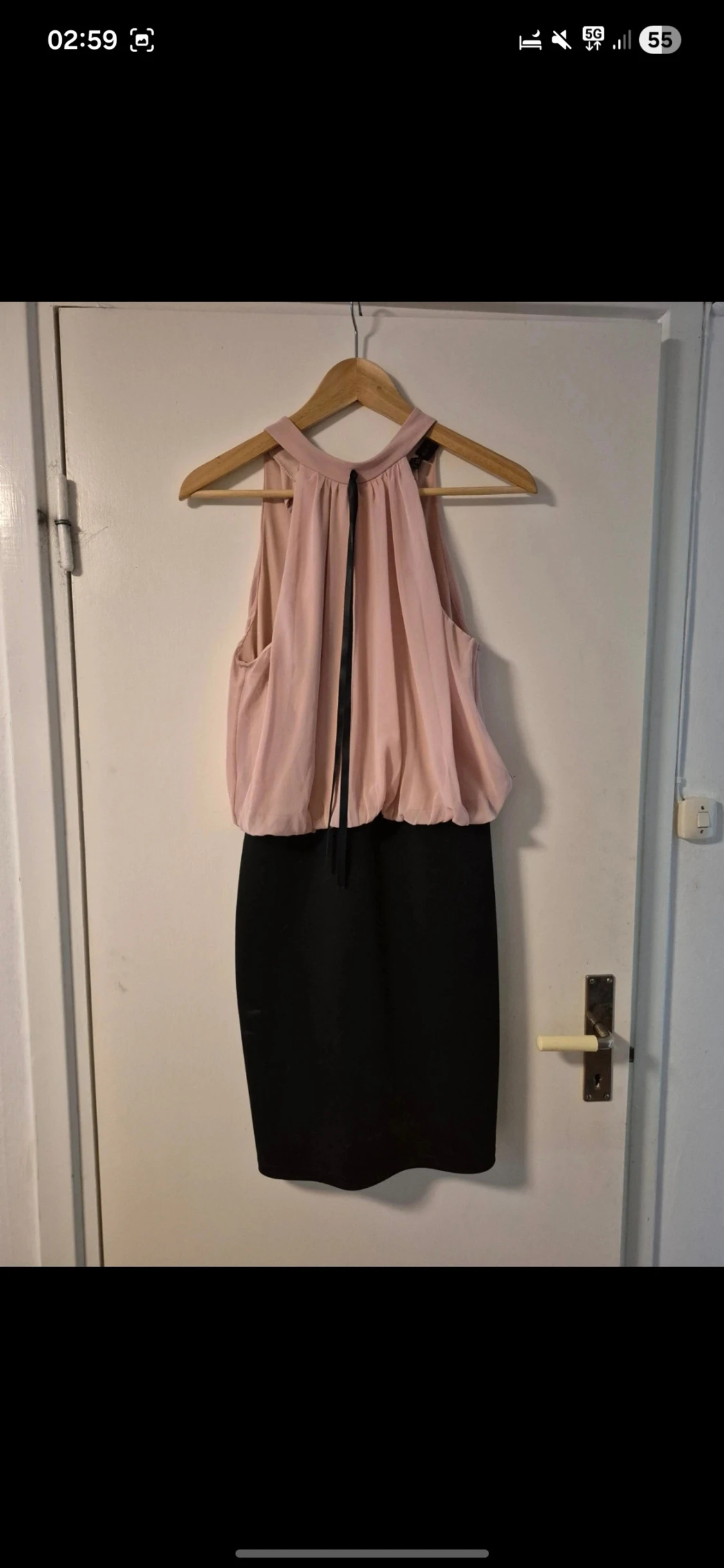 Svart och ljusrosa ärmlös klänning