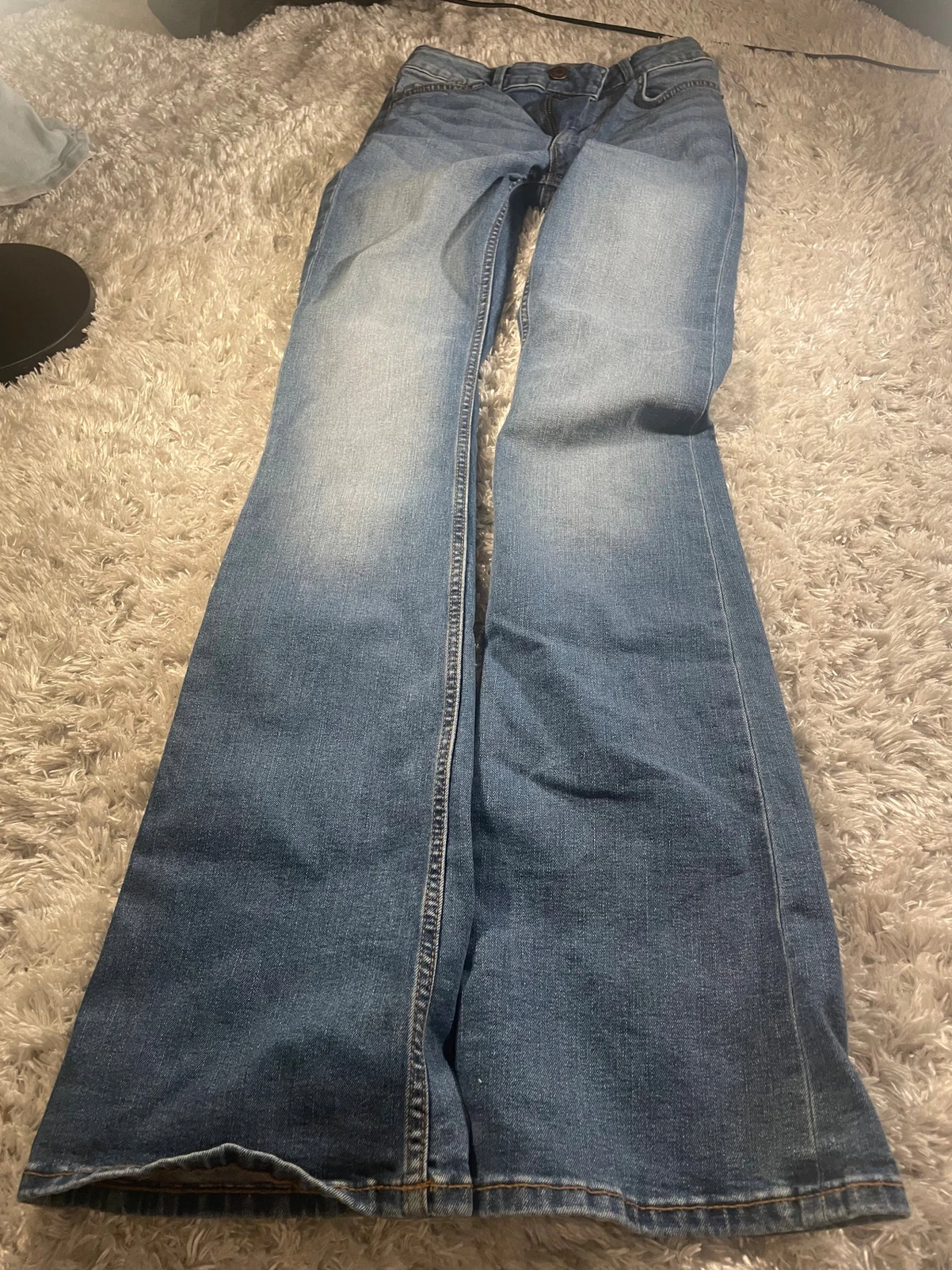 Blå bootcut jeans från Lindex, strl 36