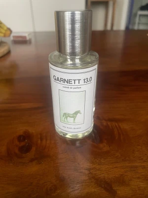 Garnett 13.0 - Garnett 13.0 från one bold chemist. Luktar så fräscht och gott. Liknar pdm greenly. Har bara testat den en gång