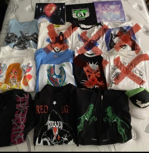 Drain gang merch. Har mer I min profil - Säljer held min drain gang/sad boys collection eftersom har blivit broke och behöver pengarna. Det flesta grejerna är i storlek S och M. Alt nedkryssad är sålt redan. HAR ÄVEN MER MERCH I MIN PROFIL NI KAN OCKSÅ BUDA. Kan mötas i Stockholm hör av er vid frågor❤️