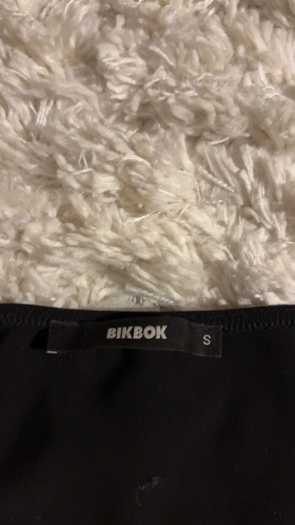 Svart linnetopp från BikBok - 1