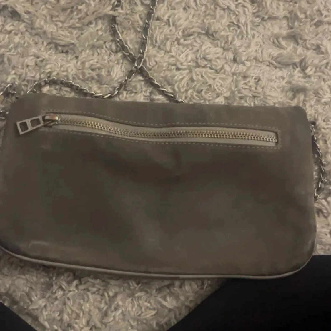 Gråa Zadig väska i mocka  - 2