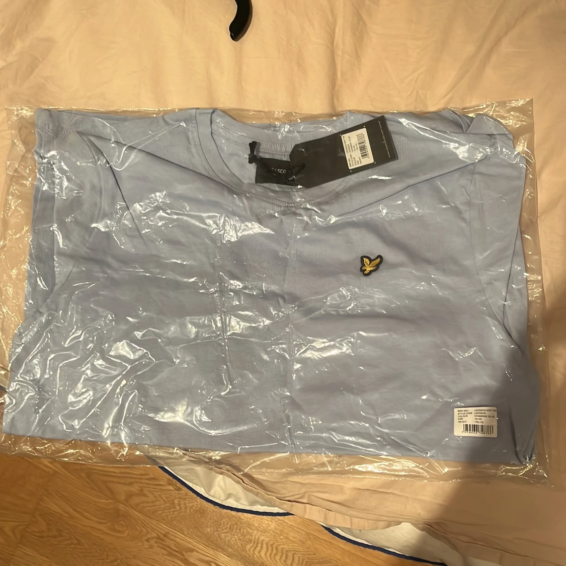 Ljusblå t-shirt från Lyle & Scott