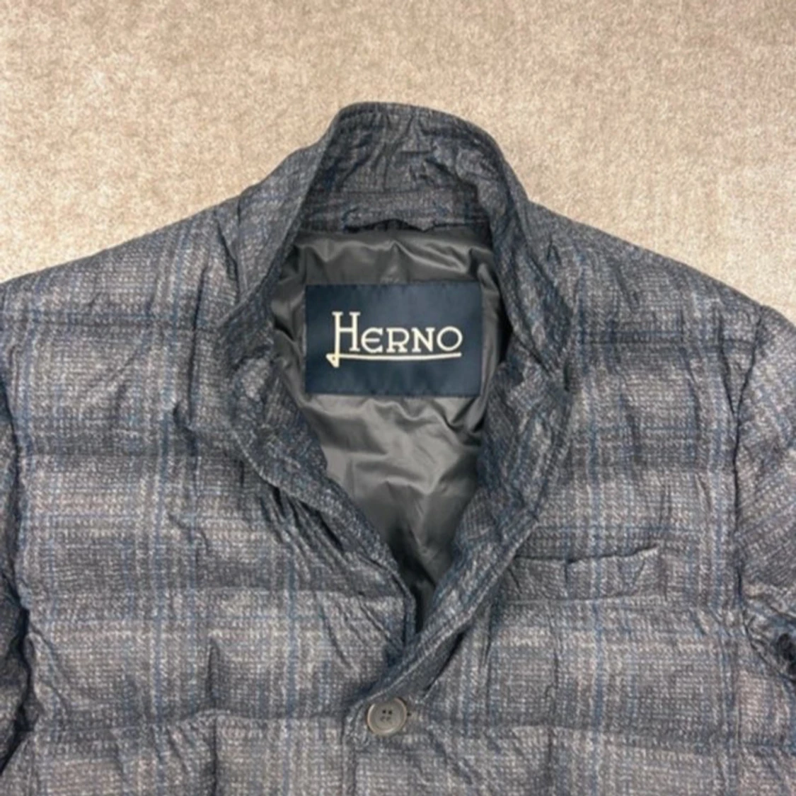 Grå rutig dunjacka från Herno - 2