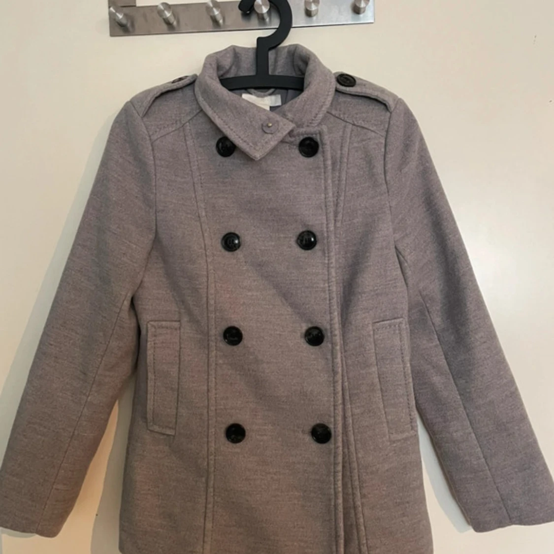 Grå skepparkavaj från H&M, strl 36