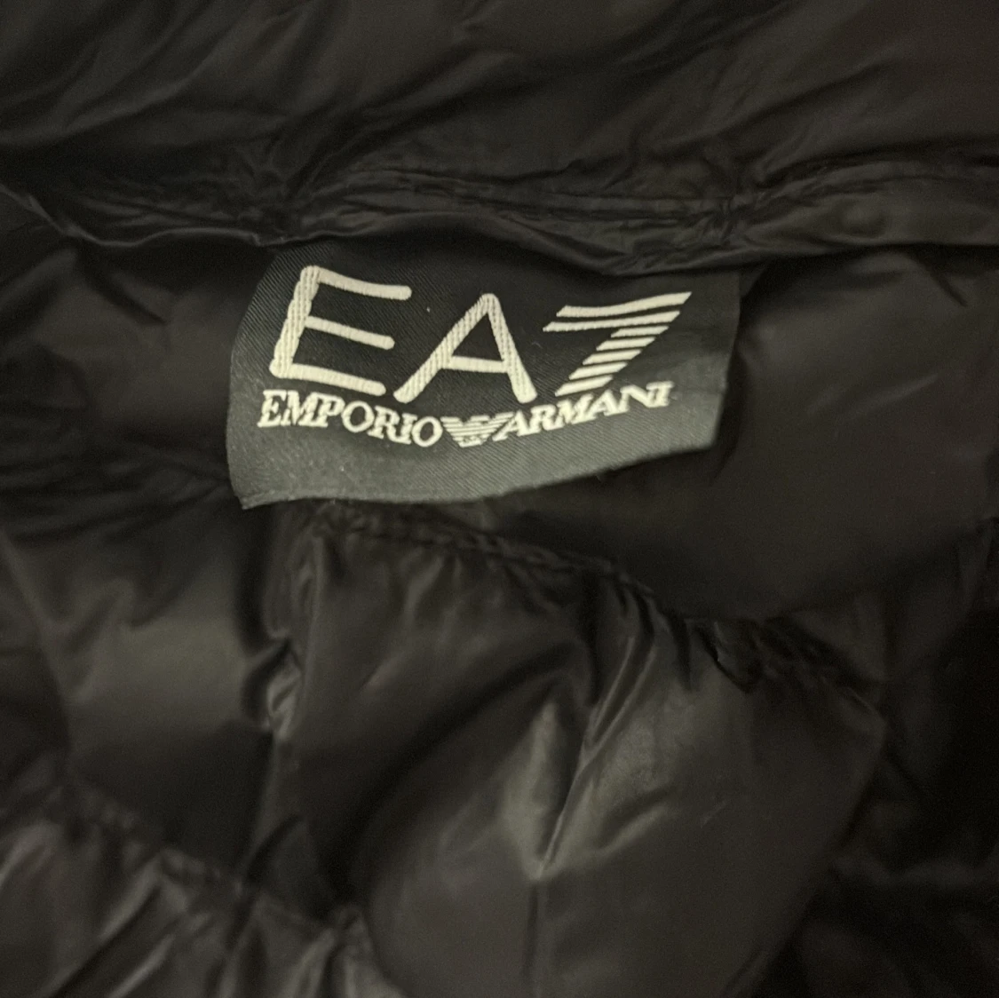 Svart dunväst från EA7 Emporio Armani - 2