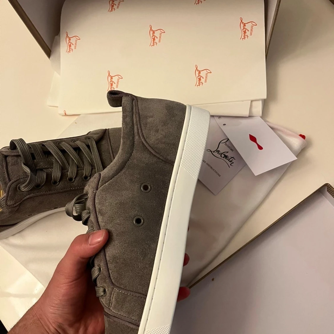 Gråa Louboutin skor - 3