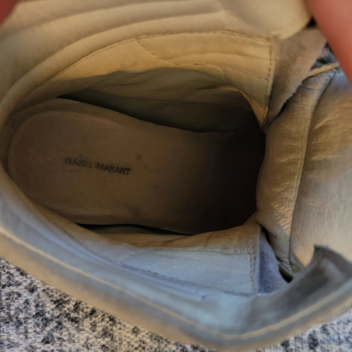 Beige Isabel Marant sneakers med röda detaljer - 3