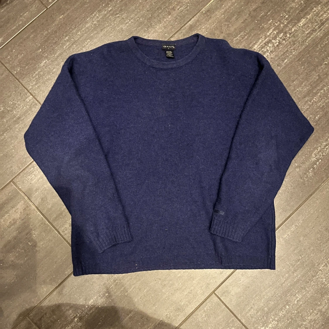 Mörkblå stickad tröja från GANT