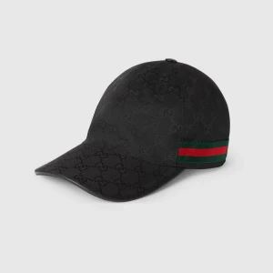 Gucci keps svart - Säljer min Gucci keps då jag inte använder den längre.   Det är storlek S och den är äkta.